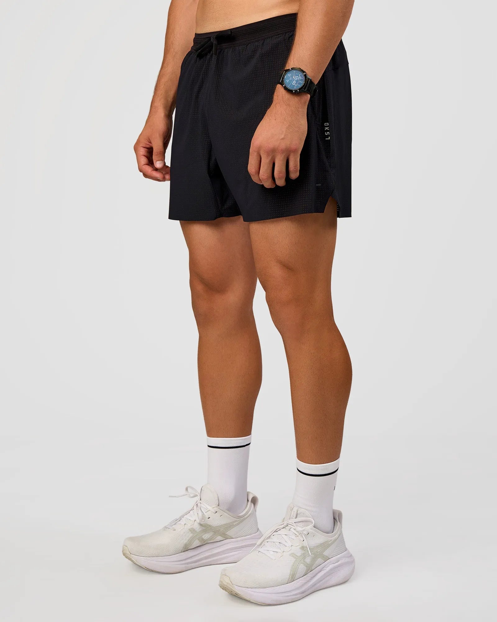 Black-Reflective