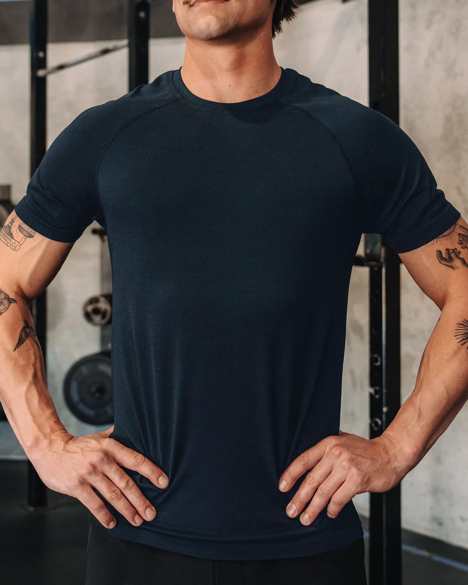 AeroFLX+ Seamless Tee - Navy/Navy