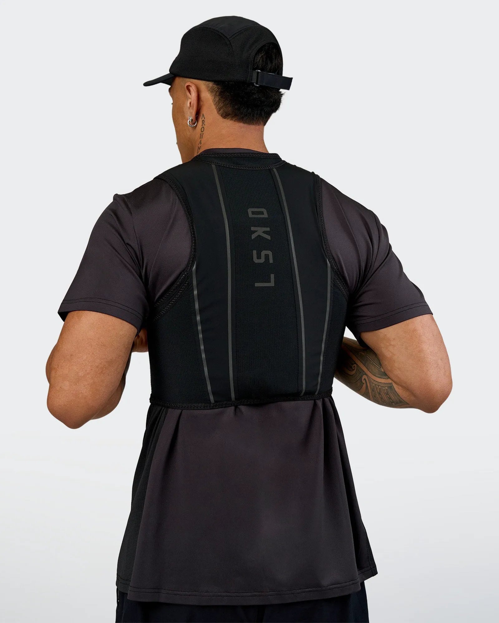 Black-Reflective