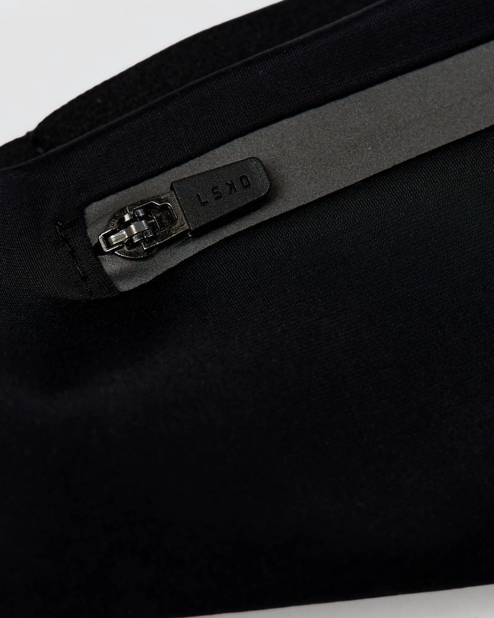 Black-Reflective