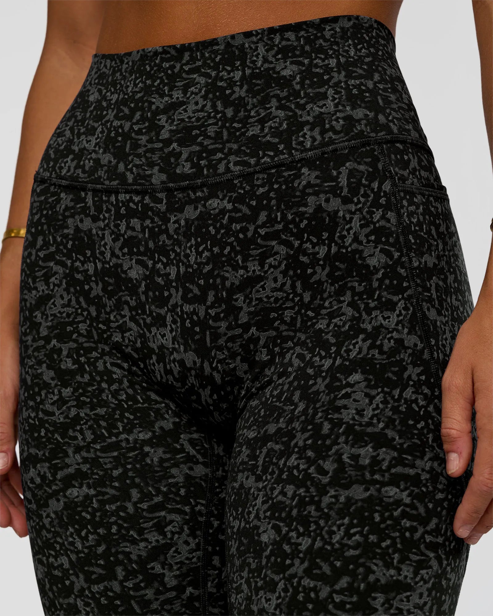 Energy Print Black-Reflective