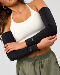 Pace Run Sleeves - Black | Running Arm Sleeves
