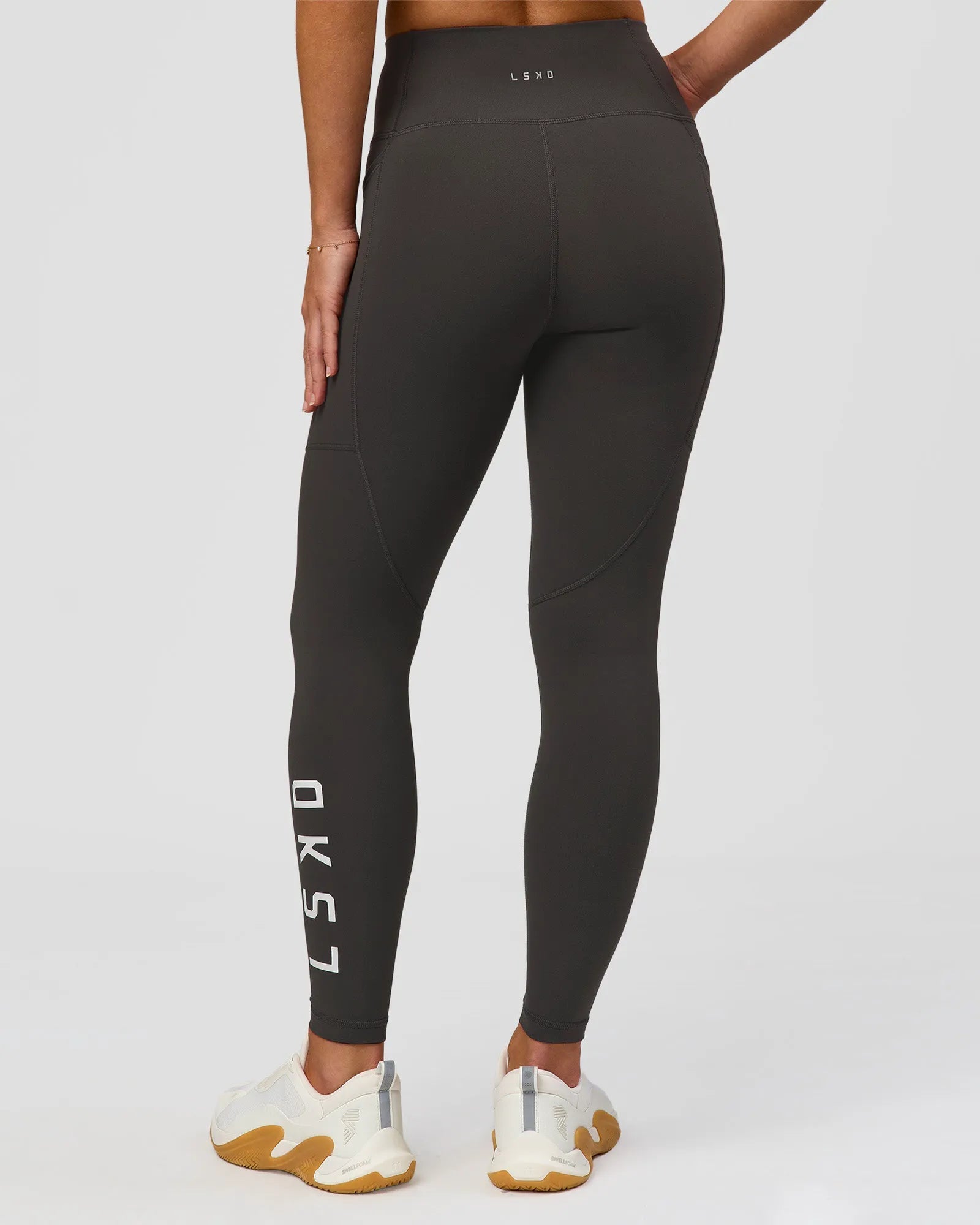 Onyx-white