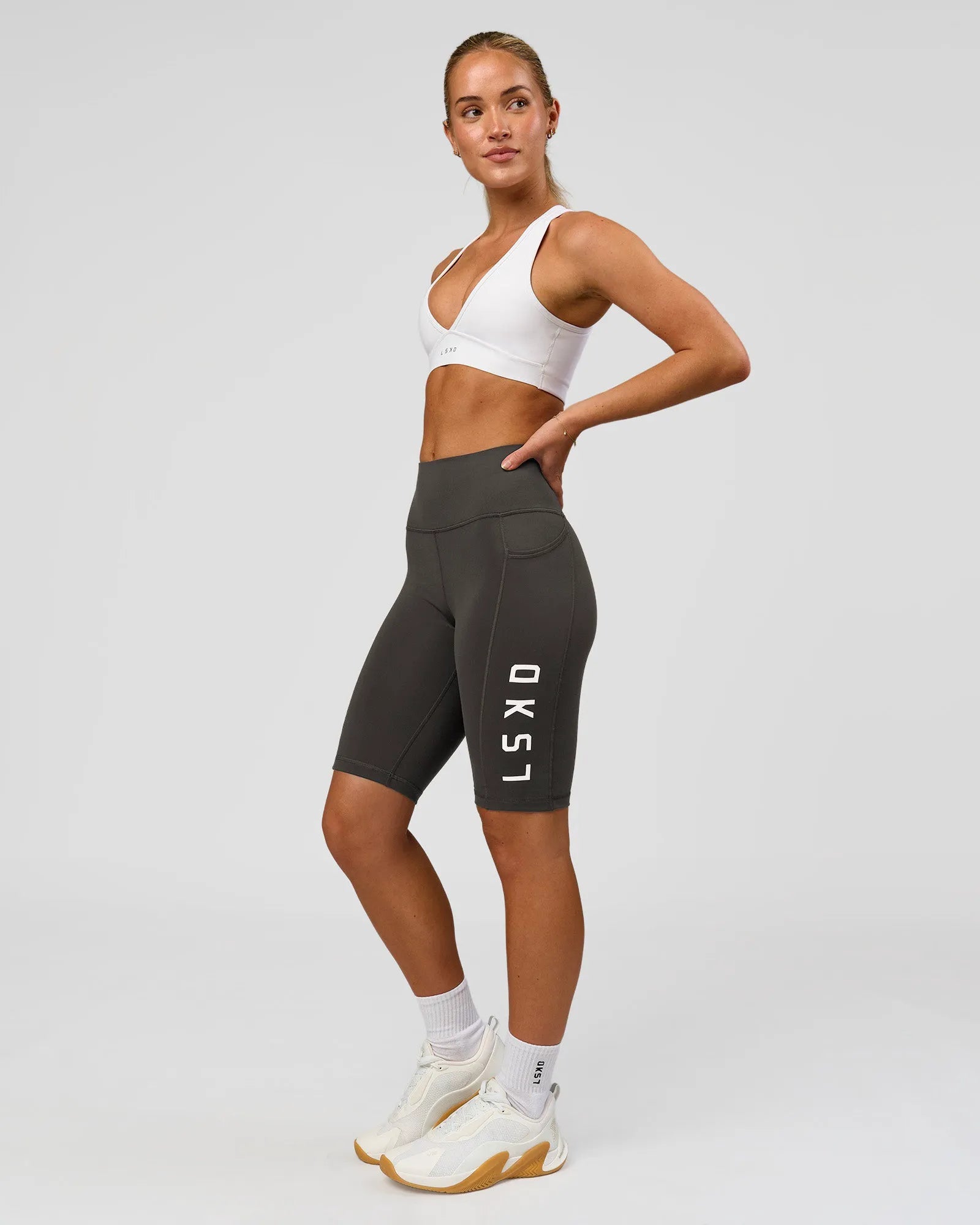 Onyx-white
