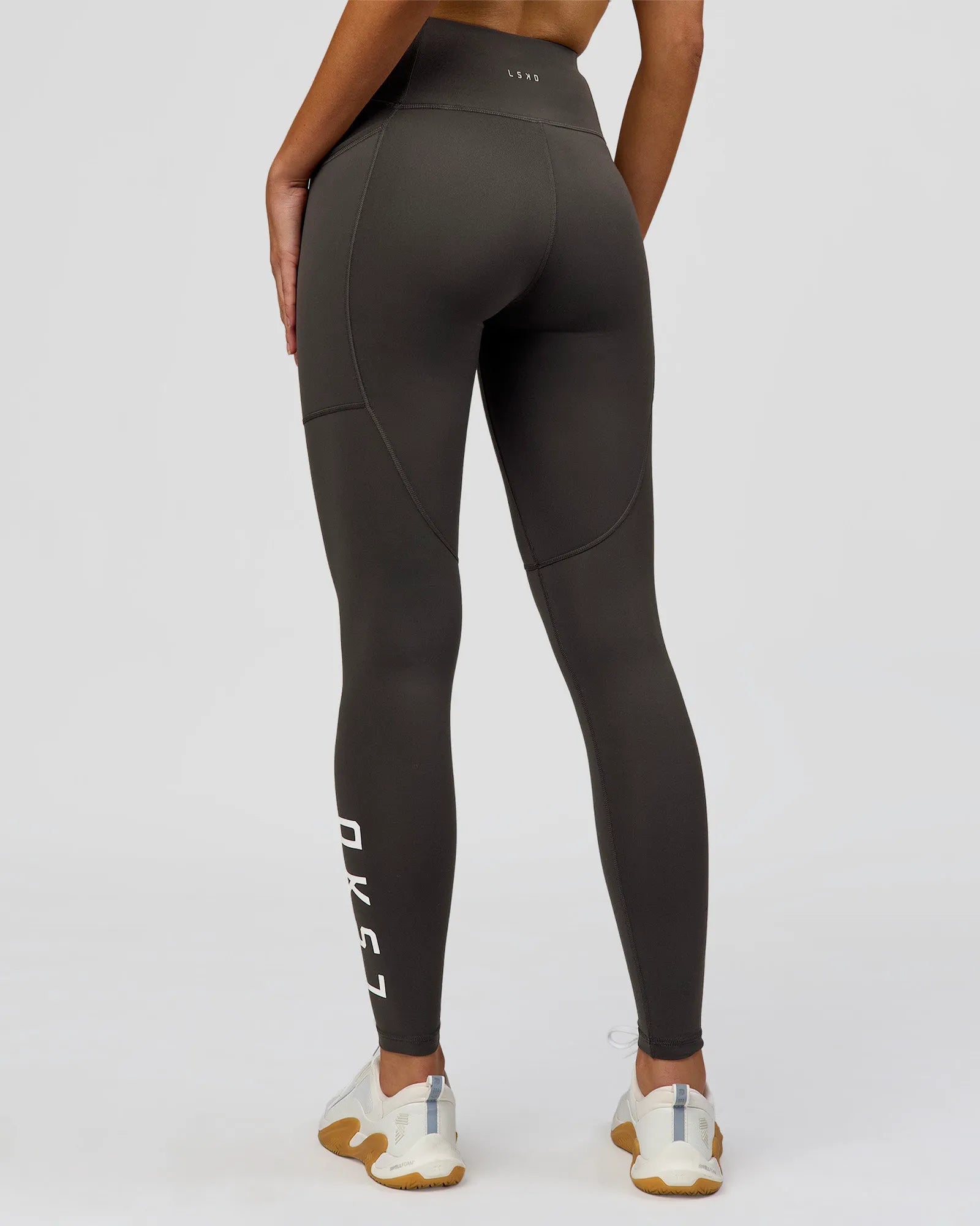 Onyx-white